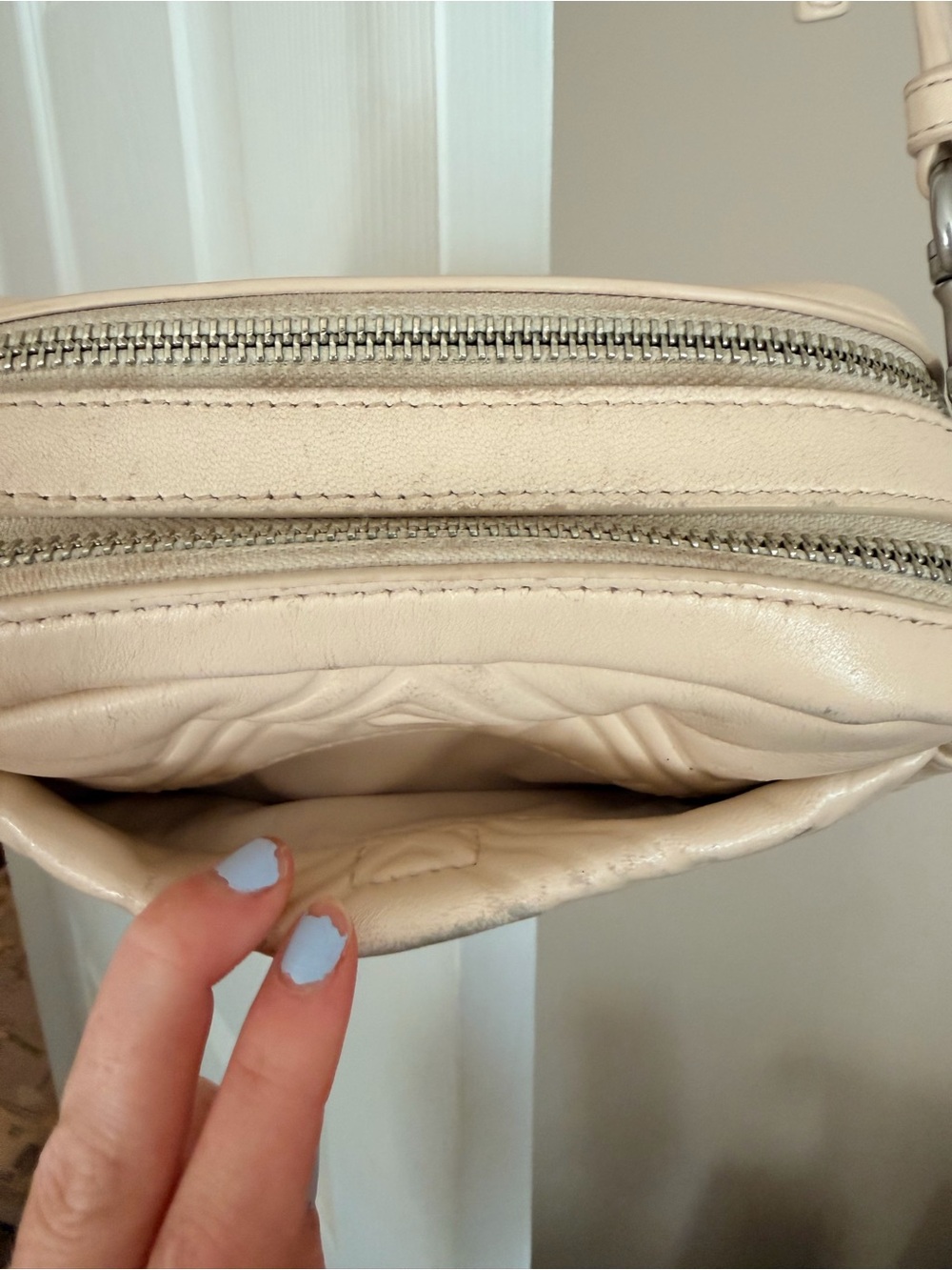 Tory Burch Cream Leather Quilted Logo Crossbody Bag - Picture 9 of 9